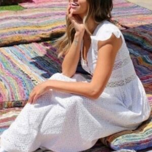 NEW! RAGA Aviana Revolve Cotton Eyelet Midi Dress Medium.